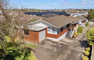1/19 Hayr Road, Three Kings