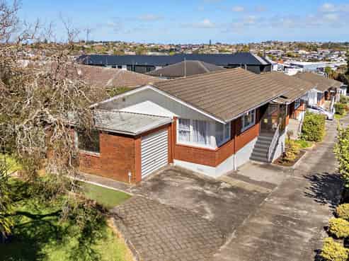 1/19 Hayr Road, Three Kings