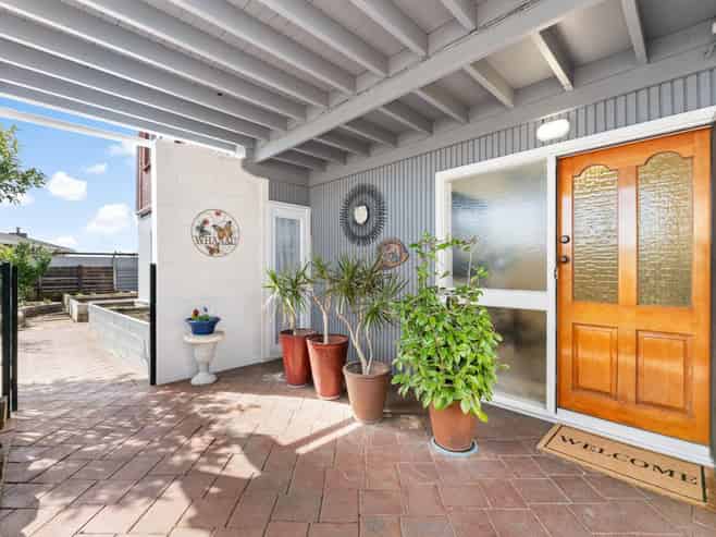 84 Gossamer Drive, Pakuranga Heights