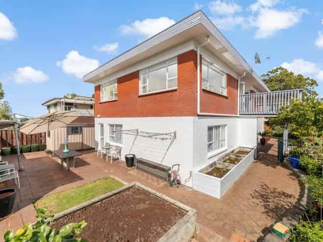 84 Gossamer Drive, Pakuranga Heights