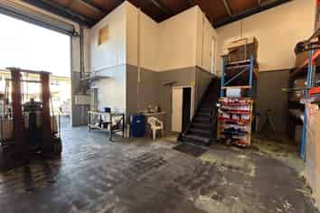Affordable Industrial Unit on Lambie Drive