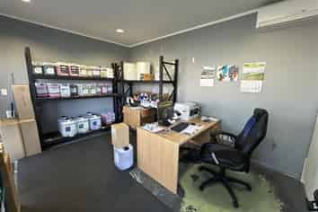 Affordable Industrial Unit on Lambie Drive