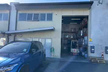 Affordable Industrial Unit on Lambie Drive