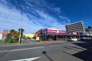 Prime Retail with Parking 