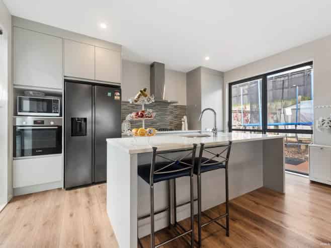 21 Ahorangi Road, Silverdale