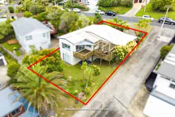 24 Kiteroa Terrace, Rothesay Bay