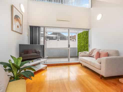 2/12 East Street, Newton