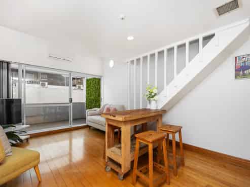 2/12 East Street, Newton