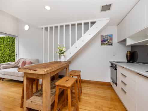 2/12 East Street, Newton