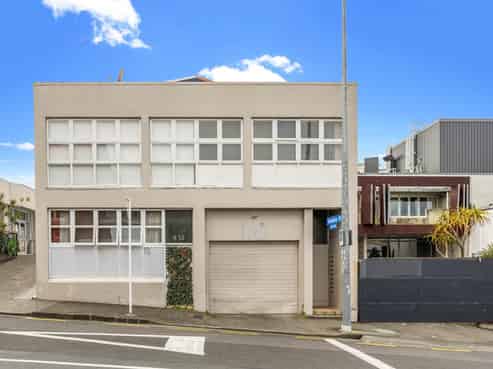 2/12 East Street, Newton