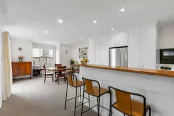 17/36 Dee Street, Island Bay
