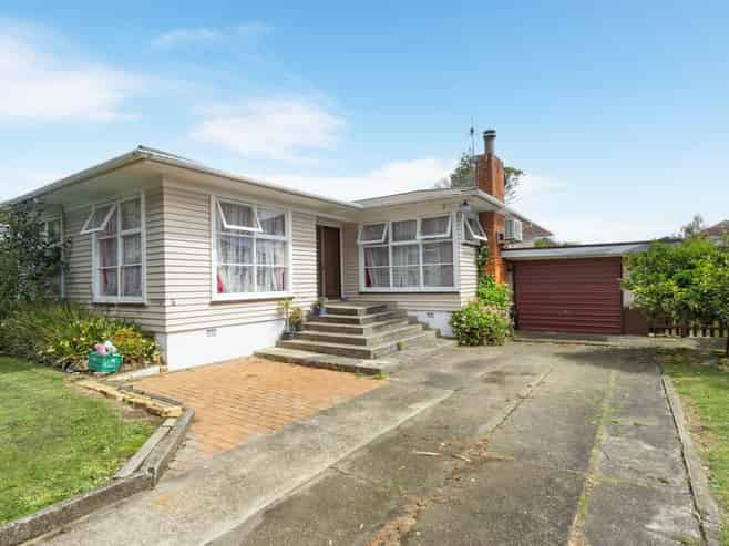 24 Vanguard Road, Kelston