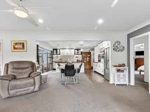 17 Lord Auckland Road, Wakefield