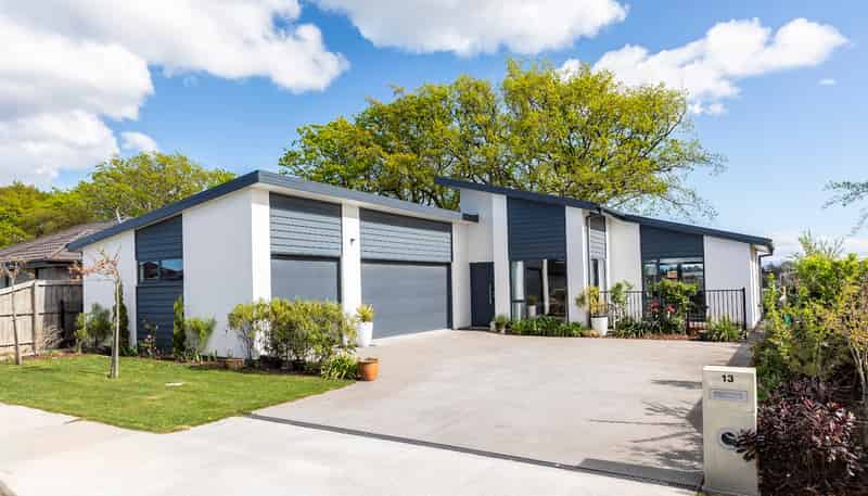 13 Crossley Avenue, Woodend