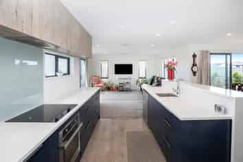 13 Crossley Avenue, Woodend