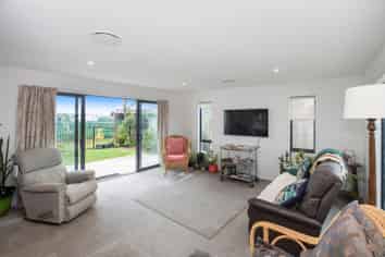 13 Crossley Avenue, Woodend