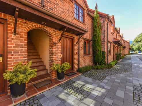 16/24 Quiet Woman Way, Monaco