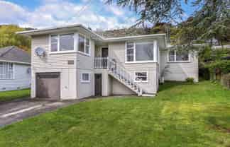 220 Waddington Drive, Naenae