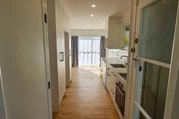 5 McPhail Street, Birkdale