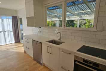 5 McPhail Street, Birkdale