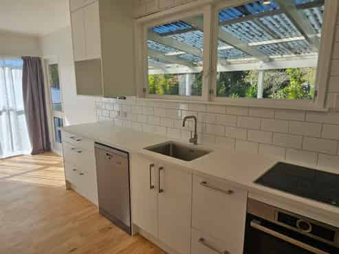 5 Mcphail Street, Birkdale