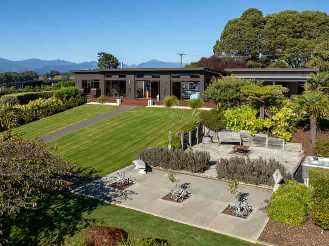 68 Hoddy Road, Redwood Valley