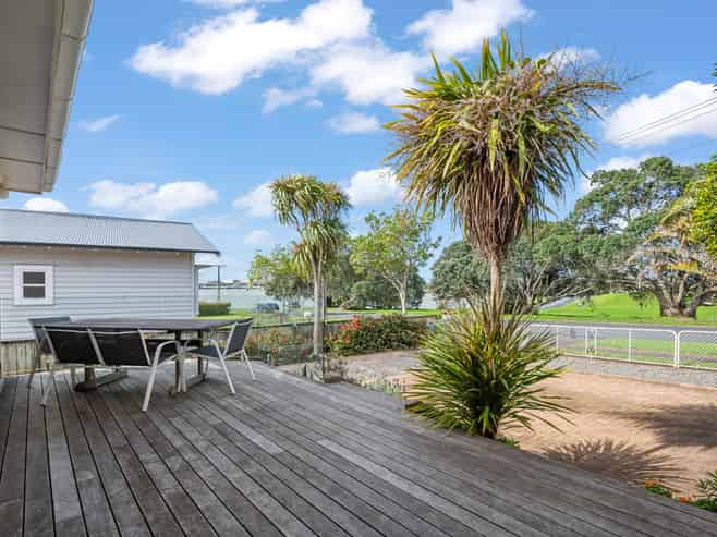 9 Shortt Avenue, Mangere Bridge