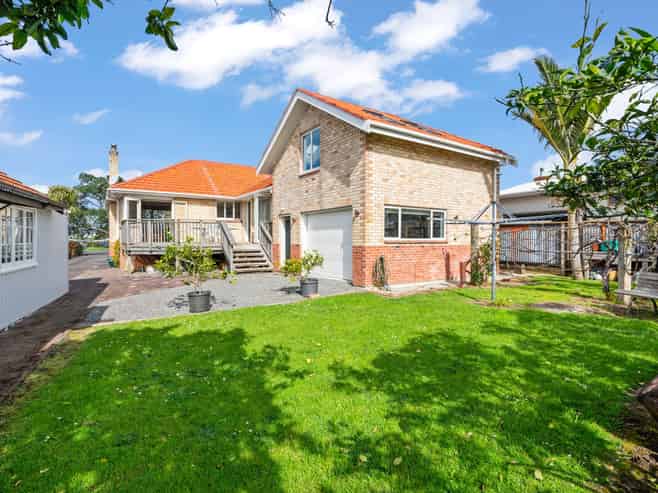 9 Shortt Avenue, Mangere Bridge