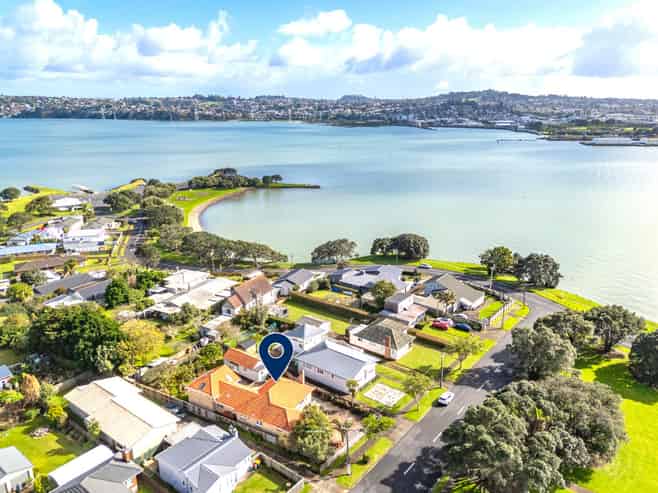 9 Shortt Avenue, Mangere Bridge
