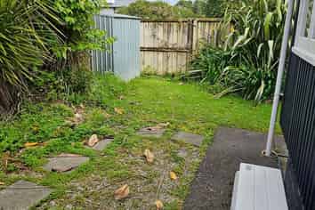 2/2 Earl Road, Titirangi