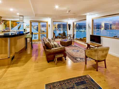 76 The Crescent, Roseneath