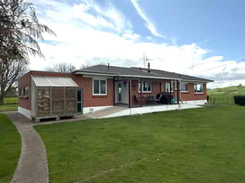 93 State Highway 5, Tirau