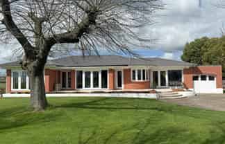 93 State Highway 5, Tirau