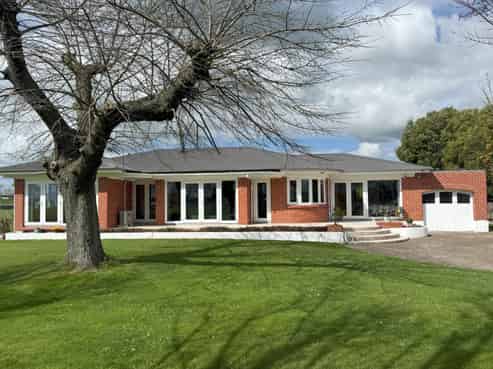 93 State Highway 5, Tirau