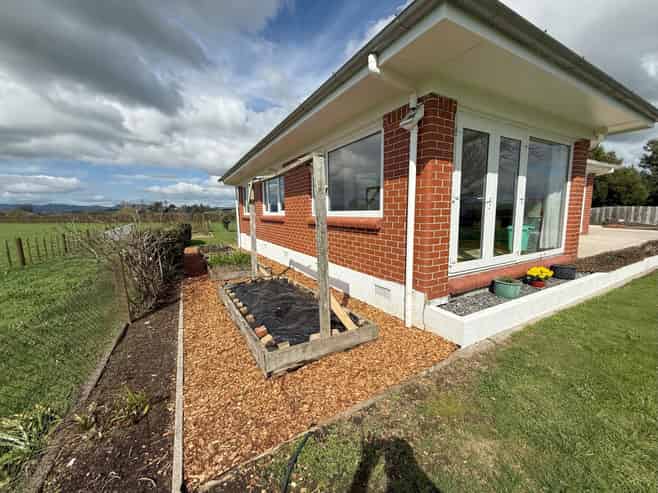 93 State Highway 5, Tirau