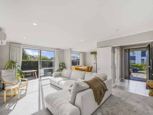 2A Gilbert Place, Sydenham