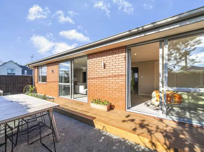 2A Gilbert Place, Sydenham