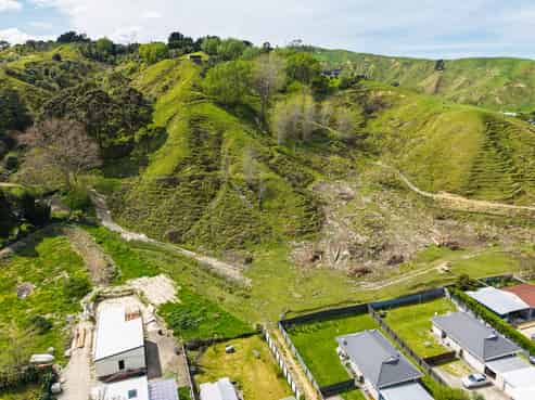 58A Paraone Road, Tamarau