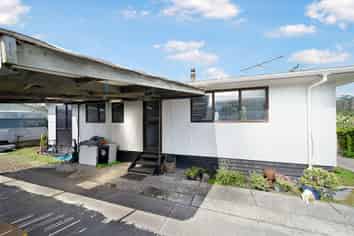 1/88 Parrs Cross Road, Henderson
