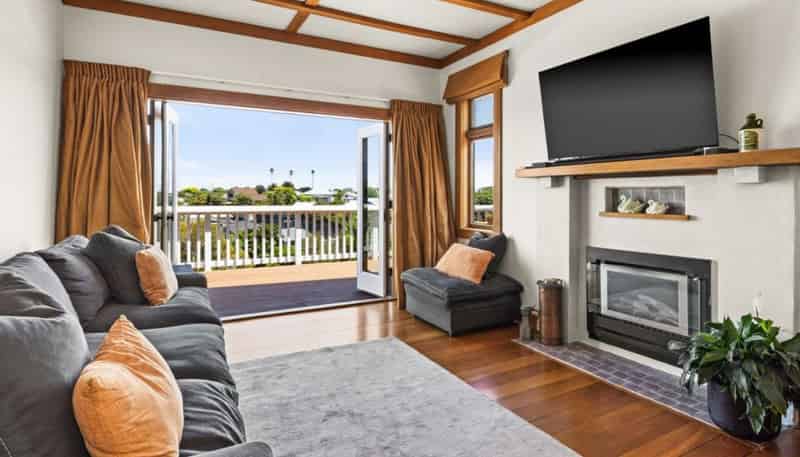 6 Harvey Road, Bluff Hill