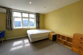 Room 2/42A Cargill Street, Dunedin Central