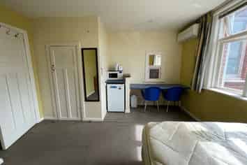 Room 2/42A Cargill Street, Dunedin Central