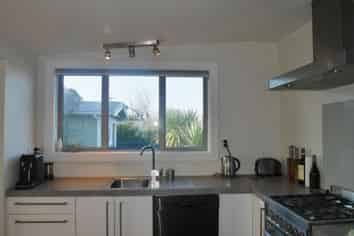 14 Pacific Rd, North New Brighton