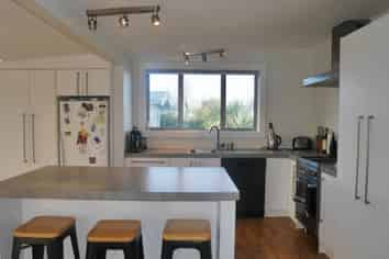 14 Pacific Rd, North New Brighton