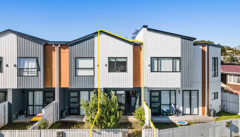8/24 Tara Road, Henderson