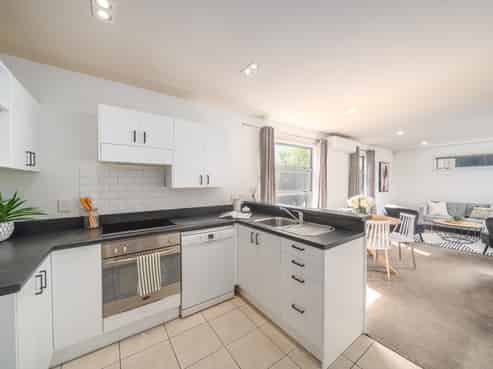 18 Franklyn Road, Tawa