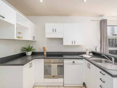 18 Franklyn Road, Tawa