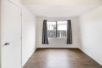 25 Dungarvon Place, Clendon Park