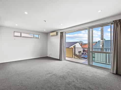 2/19 Cameron Street, Sydenham