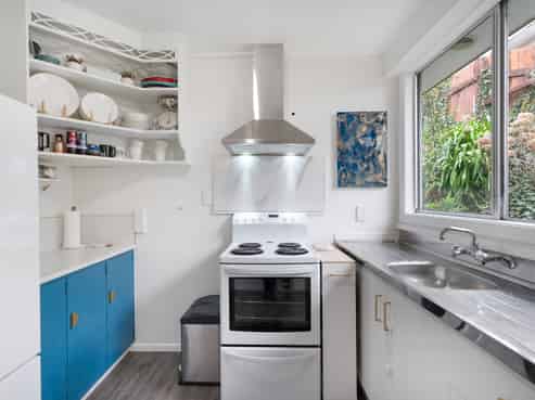 1/377 Main Road, Tawa